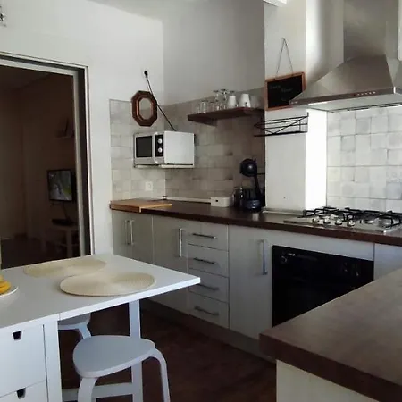 Zeus Apartment *