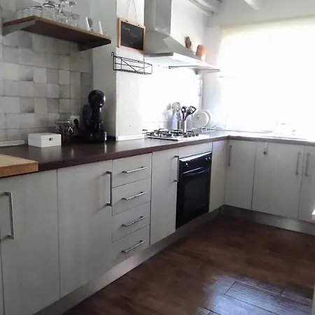 Zeus Apartment